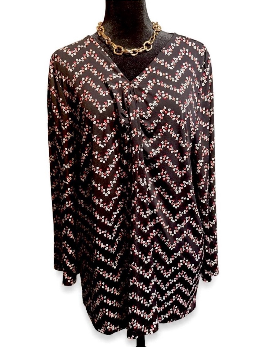 Liz Claiborne Black Long-Sleeve V-Neck Top with Pink & White Floral Chevron